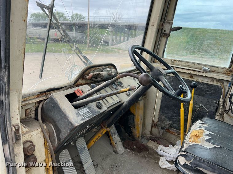 image for item LG9100 1979 International 530  wheel loader