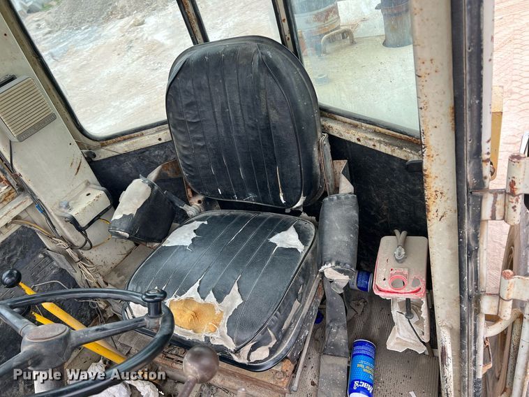 image for item LG9100 1979 International 530  wheel loader