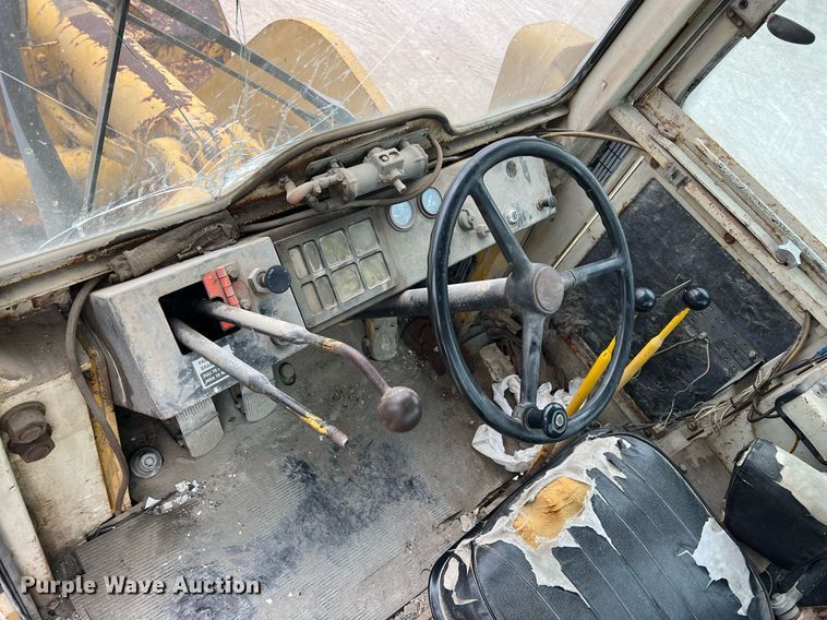 image for item LG9100 1979 International 530  wheel loader