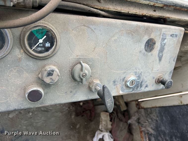 image for item LG9100 1979 International 530  wheel loader