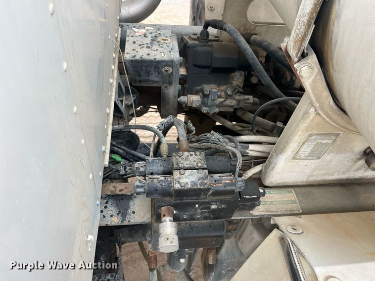 image for item LG9101 2004 Kenworth W900  ready mix truck