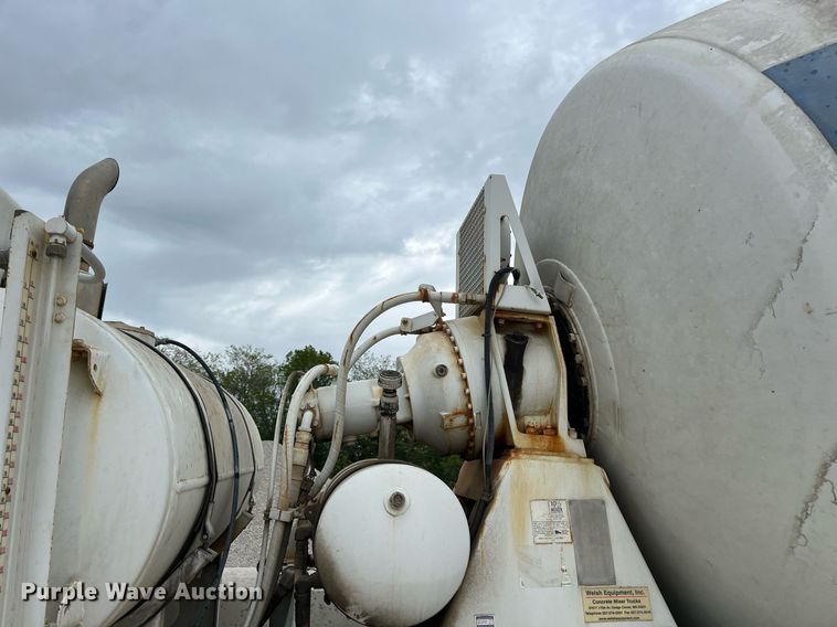 image for item LG9101 2004 Kenworth W900  ready mix truck