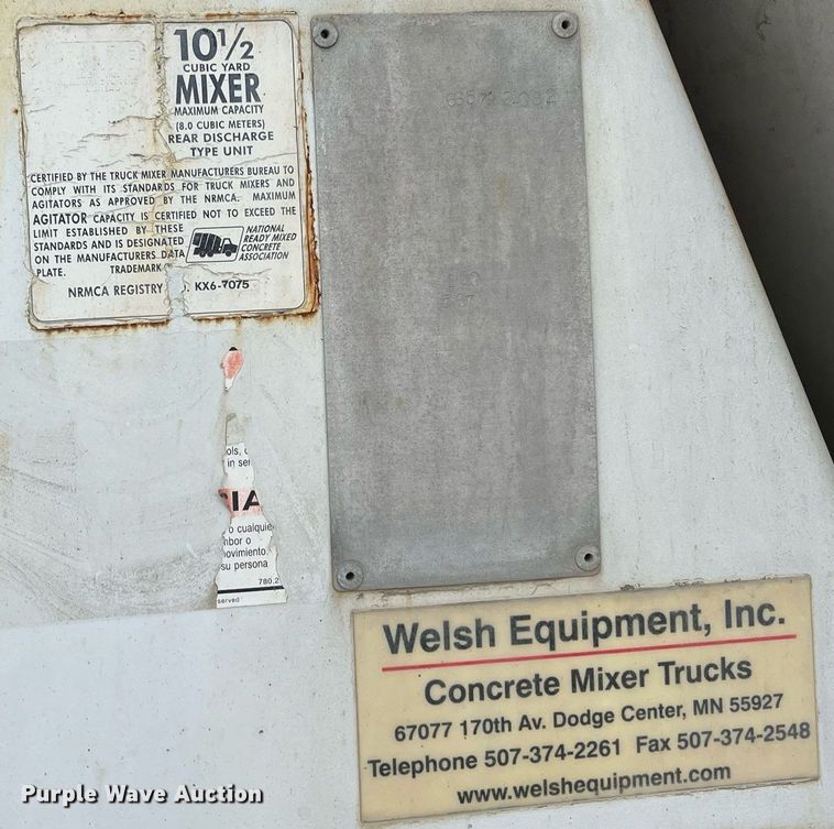 image for item LG9101 2004 Kenworth W900  ready mix truck