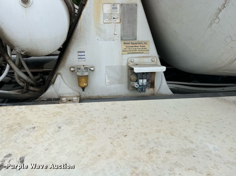 image for item LG9101 2004 Kenworth W900  ready mix truck