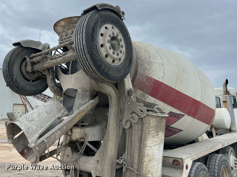 image for item LG9101 2004 Kenworth W900  ready mix truck