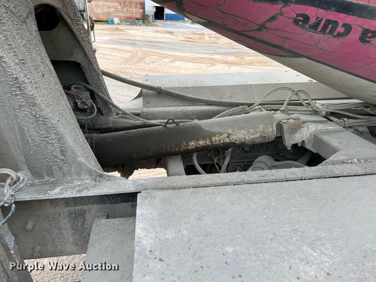 image for item LG9101 2004 Kenworth W900  ready mix truck