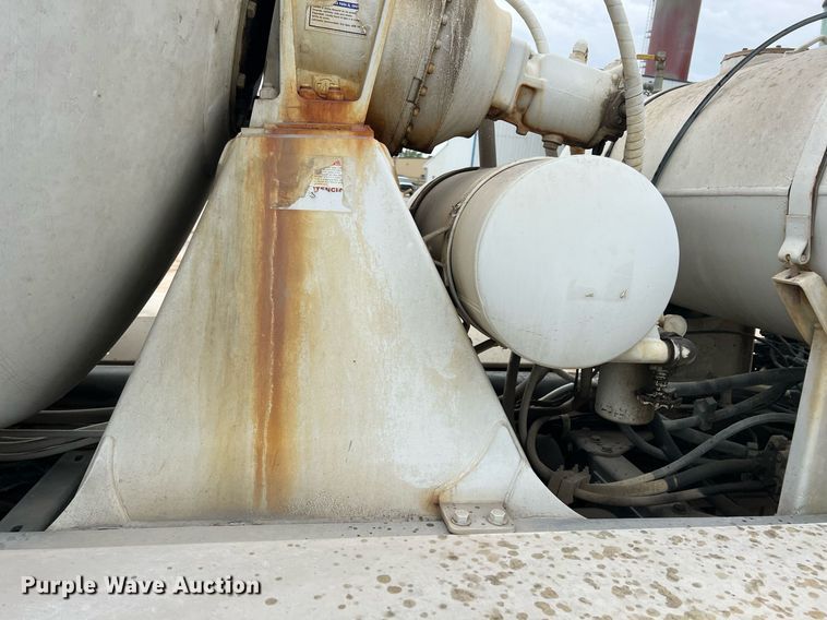 image for item LG9101 2004 Kenworth W900  ready mix truck