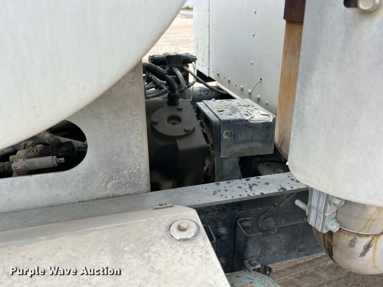 image for item LG9101 2004 Kenworth W900  ready mix truck