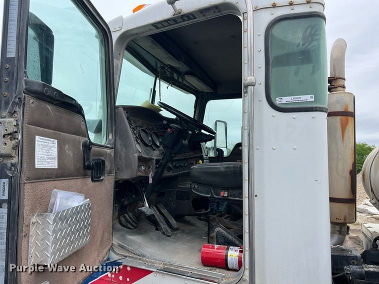 image for item LG9101 2004 Kenworth W900  ready mix truck