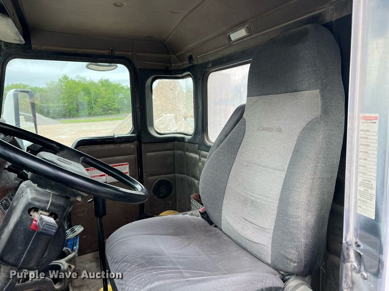 image for item LG9101 2004 Kenworth W900  ready mix truck