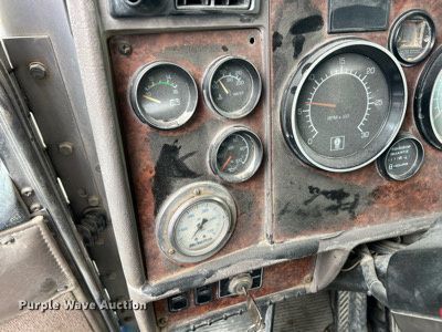 image for item LG9101 2004 Kenworth W900  ready mix truck