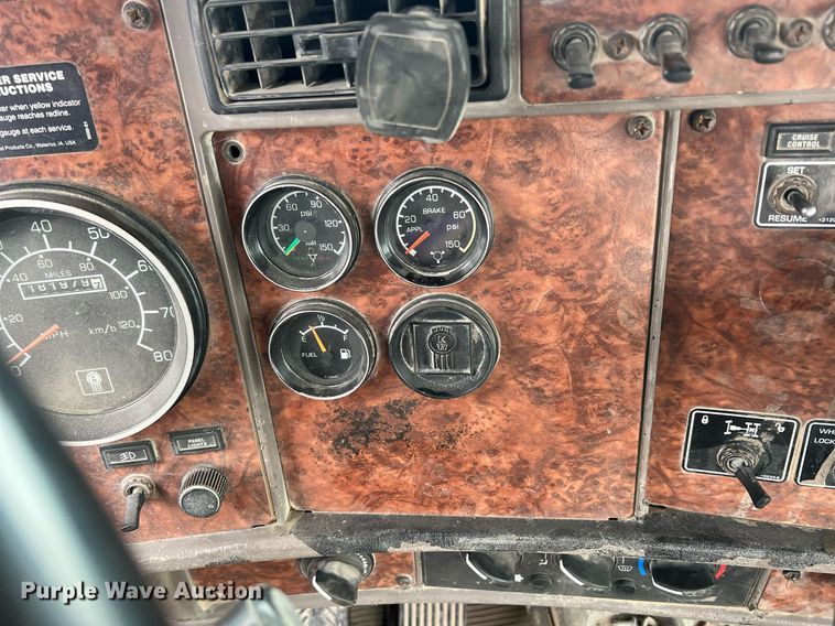 image for item LG9101 2004 Kenworth W900  ready mix truck