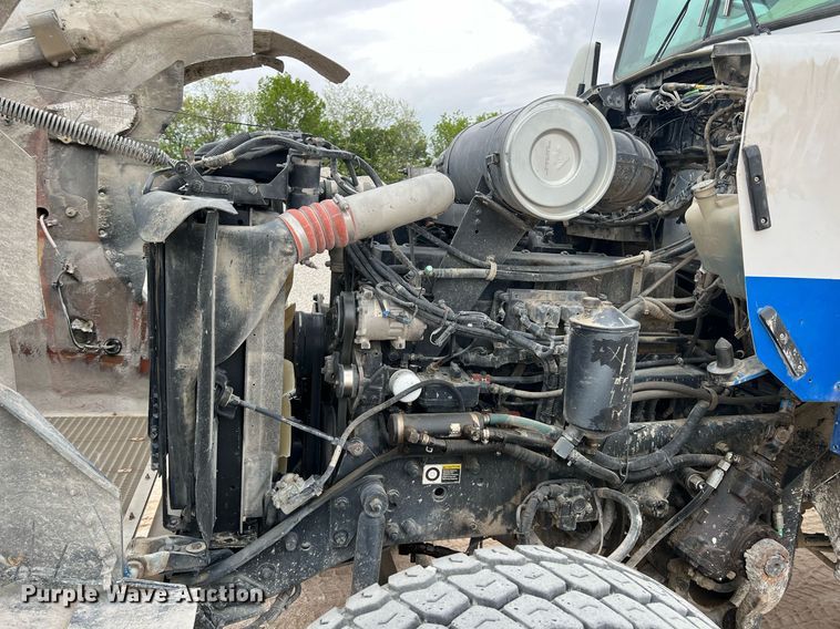 image for item LG9101 2004 Kenworth W900  ready mix truck