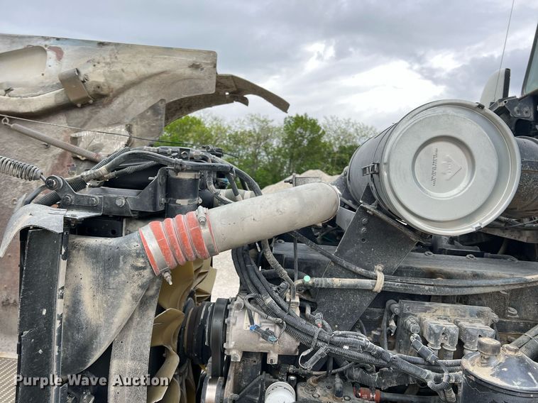 image for item LG9101 2004 Kenworth W900  ready mix truck