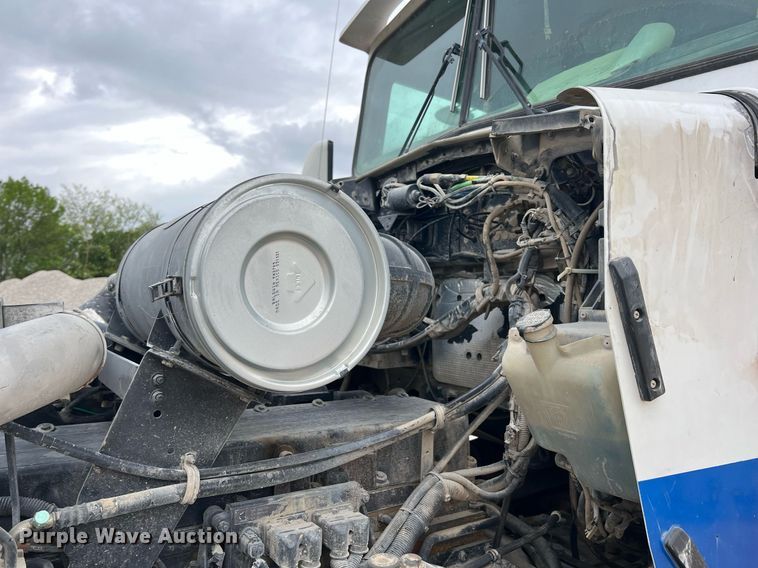 image for item LG9101 2004 Kenworth W900  ready mix truck