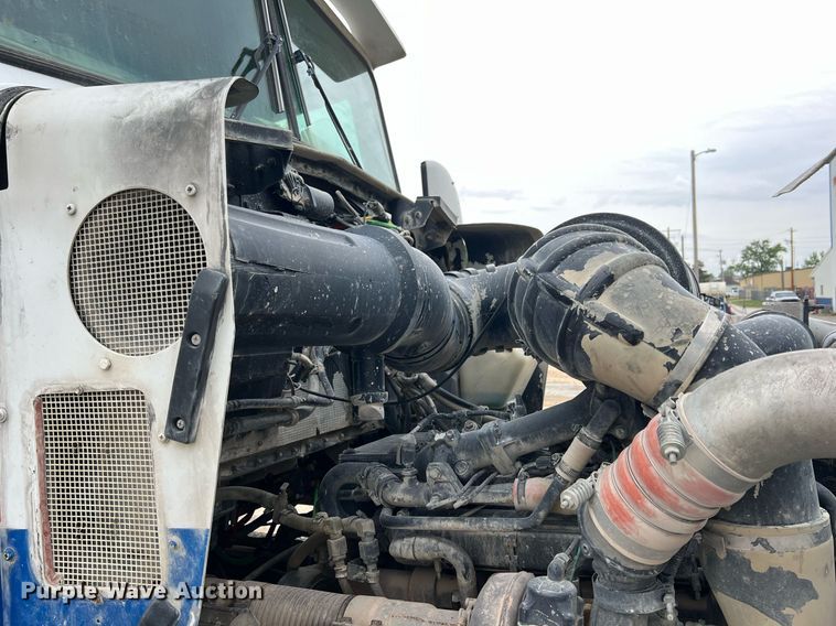 image for item LG9101 2004 Kenworth W900  ready mix truck