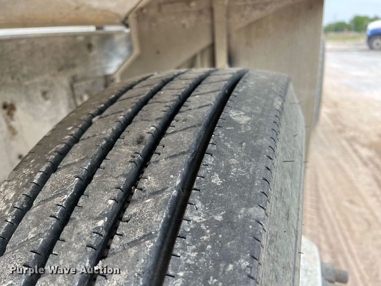 image for item LG9101 2004 Kenworth W900  ready mix truck