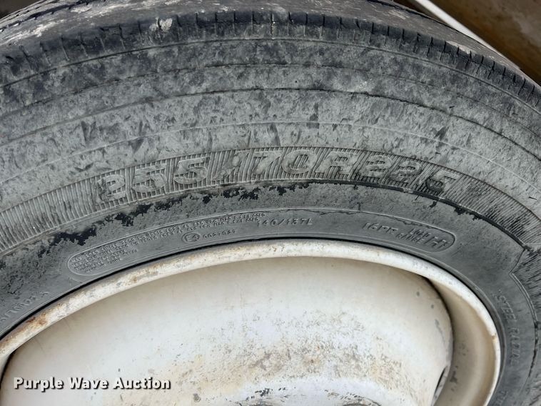 image for item LG9101 2004 Kenworth W900  ready mix truck