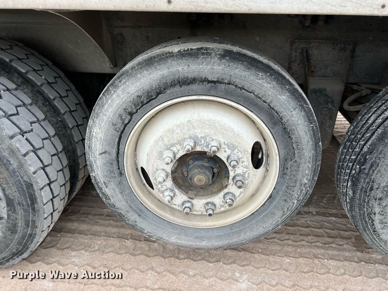 image for item LG9101 2004 Kenworth W900  ready mix truck