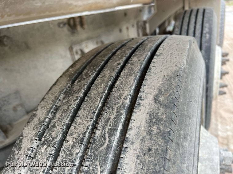 image for item LG9101 2004 Kenworth W900  ready mix truck