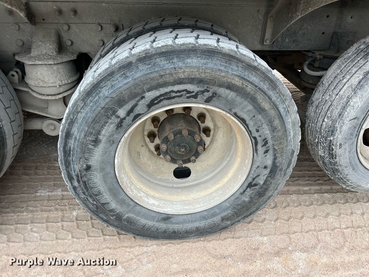 image for item LG9101 2004 Kenworth W900  ready mix truck