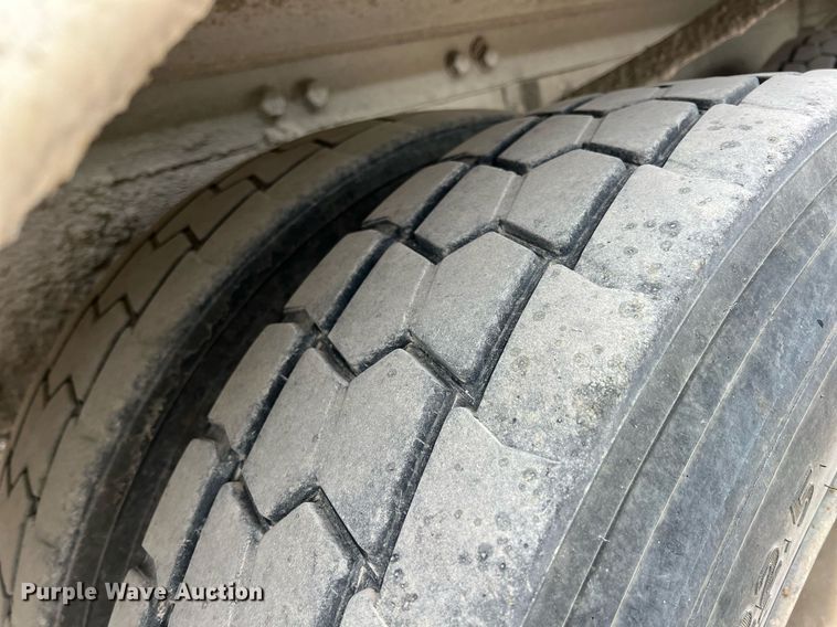 image for item LG9101 2004 Kenworth W900  ready mix truck