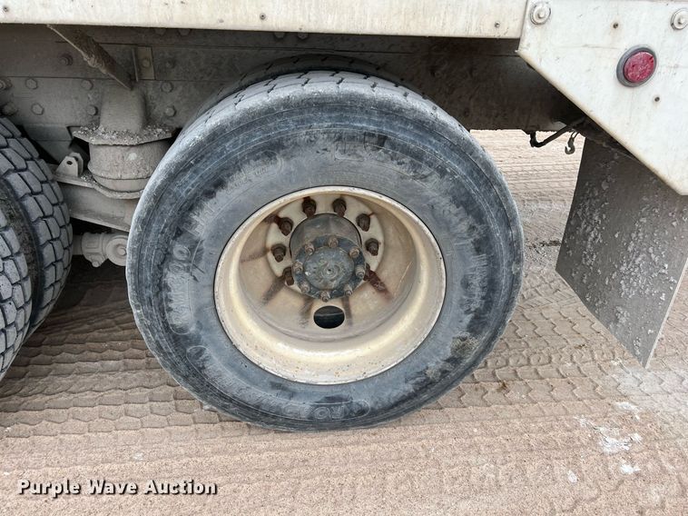 image for item LG9101 2004 Kenworth W900  ready mix truck