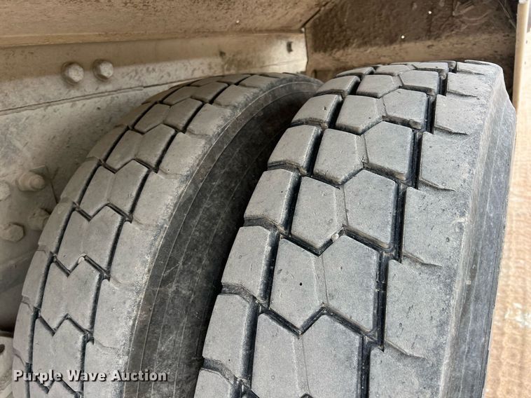 image for item LG9101 2004 Kenworth W900  ready mix truck