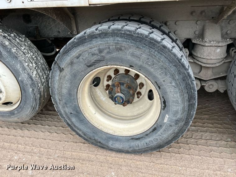 image for item LG9101 2004 Kenworth W900  ready mix truck