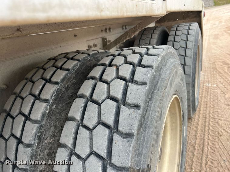 image for item LG9101 2004 Kenworth W900  ready mix truck