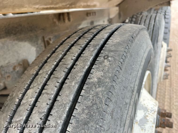 image for item LG9101 2004 Kenworth W900  ready mix truck