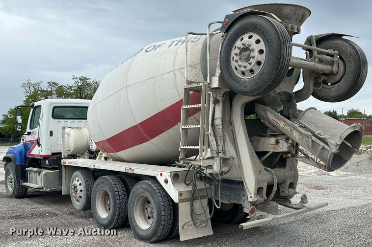 image for item LG9102 2014 Freightliner 114SD  ready mix truck