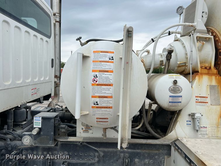 image for item LG9102 2014 Freightliner 114SD  ready mix truck