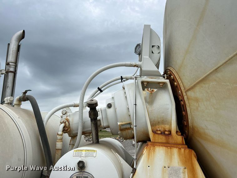 image for item LG9102 2014 Freightliner 114SD  ready mix truck