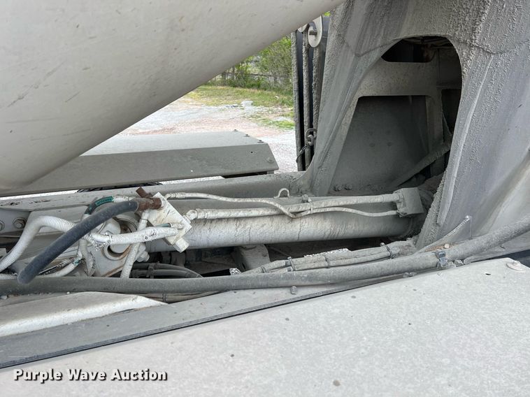 image for item LG9102 2014 Freightliner 114SD  ready mix truck