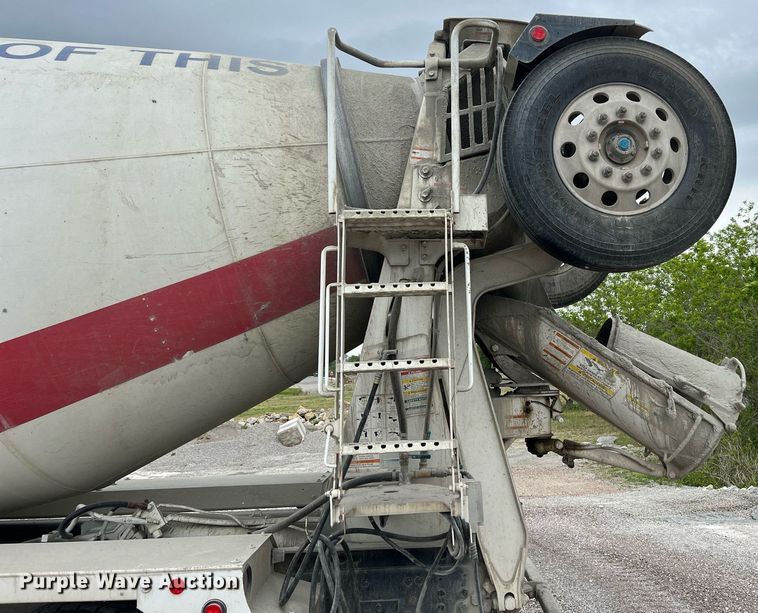 image for item LG9102 2014 Freightliner 114SD  ready mix truck