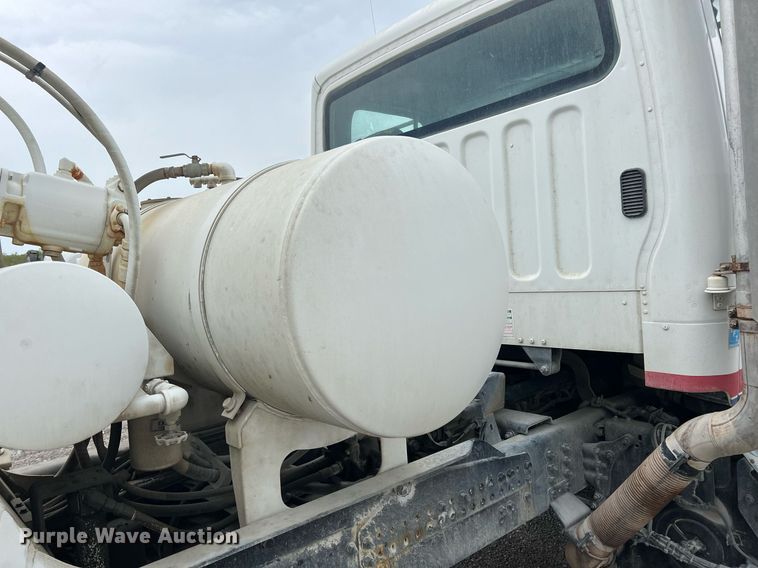 image for item LG9102 2014 Freightliner 114SD  ready mix truck