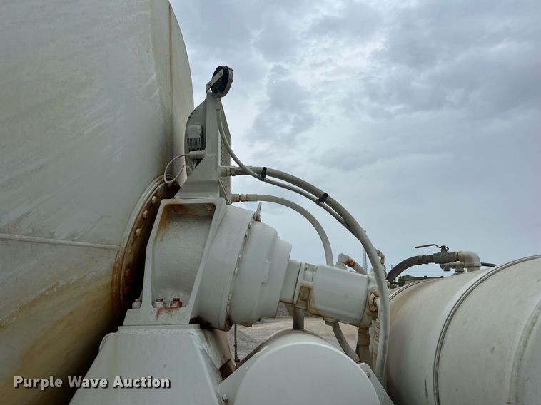 image for item LG9102 2014 Freightliner 114SD  ready mix truck