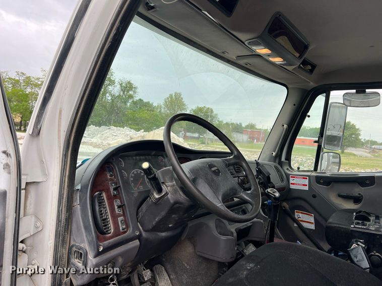 image for item LG9102 2014 Freightliner 114SD  ready mix truck