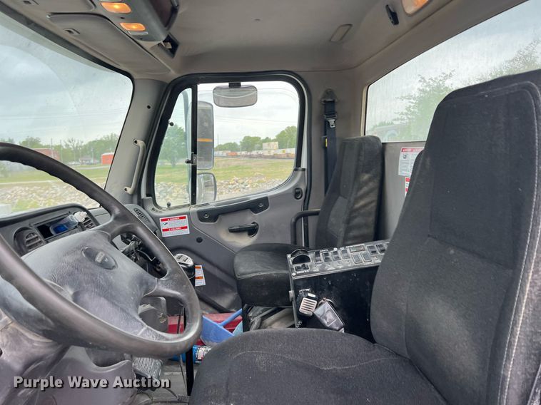 image for item LG9102 2014 Freightliner 114SD  ready mix truck