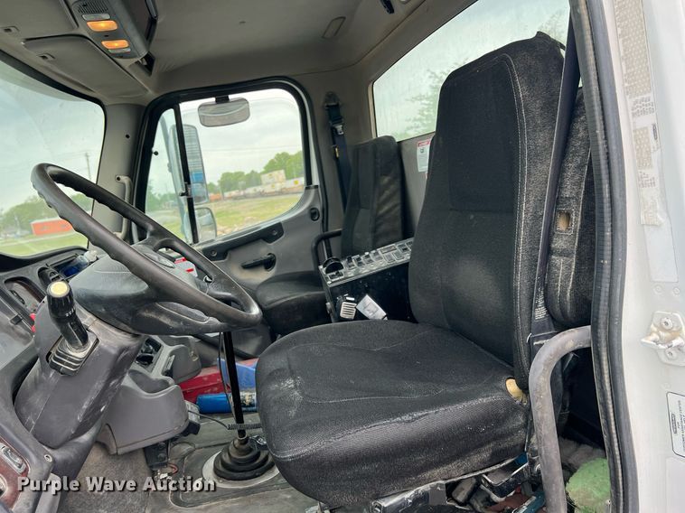 image for item LG9102 2014 Freightliner 114SD  ready mix truck