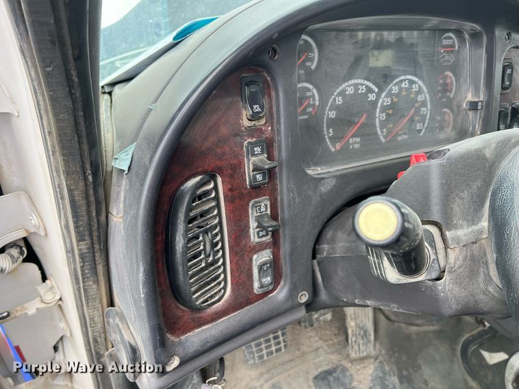 image for item LG9102 2014 Freightliner 114SD  ready mix truck