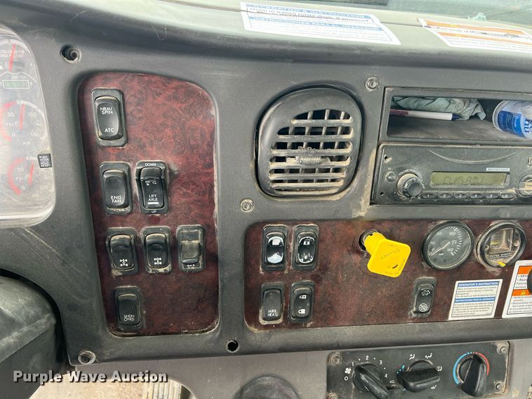 image for item LG9102 2014 Freightliner 114SD  ready mix truck