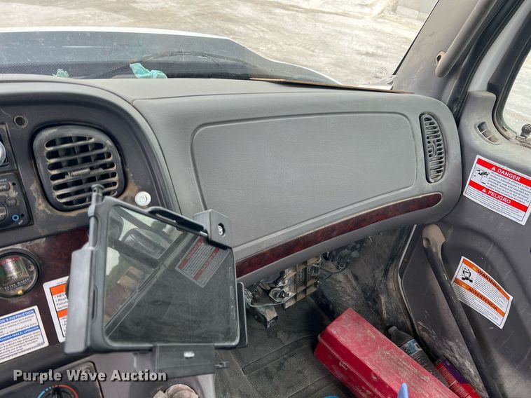 image for item LG9102 2014 Freightliner 114SD  ready mix truck