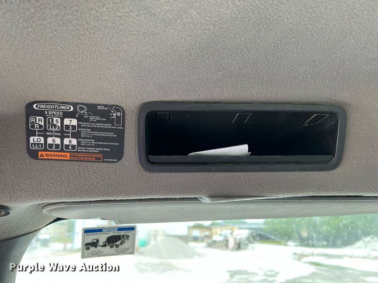 image for item LG9102 2014 Freightliner 114SD  ready mix truck