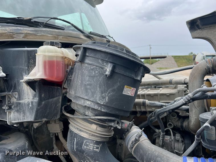 image for item LG9102 2014 Freightliner 114SD  ready mix truck