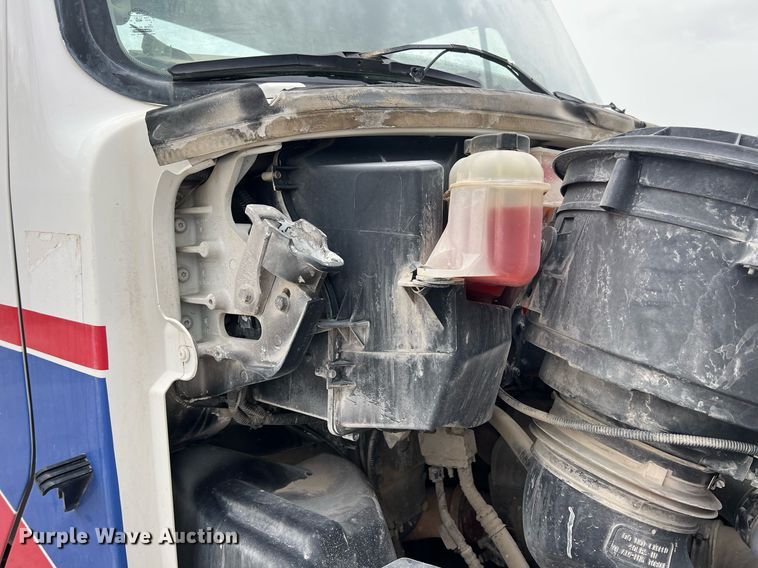 image for item LG9102 2014 Freightliner 114SD  ready mix truck