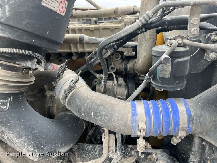 image for item LG9102 2014 Freightliner 114SD  ready mix truck