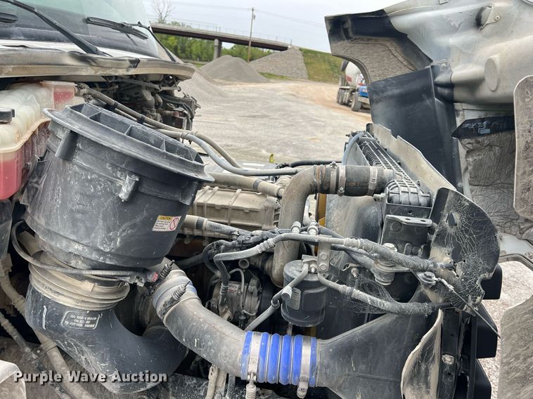 image for item LG9102 2014 Freightliner 114SD  ready mix truck