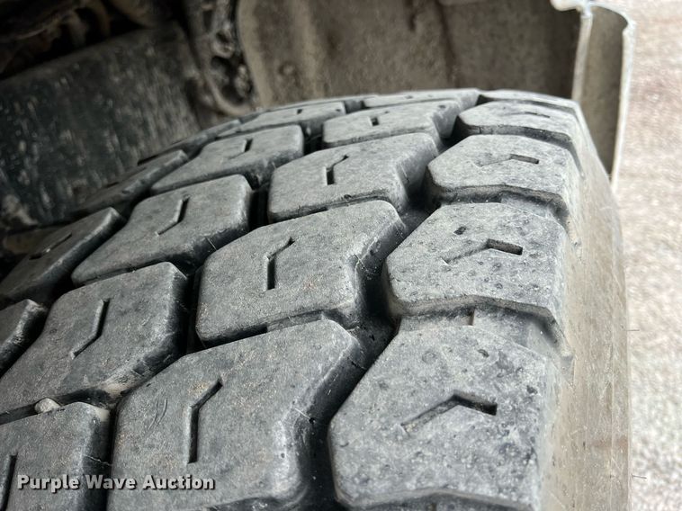 image for item LG9102 2014 Freightliner 114SD  ready mix truck